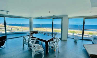 VENTA: APARTAMENTO PENTHOUSE 3 DORMITORIOS + SERVICIO PLAYA MANSA