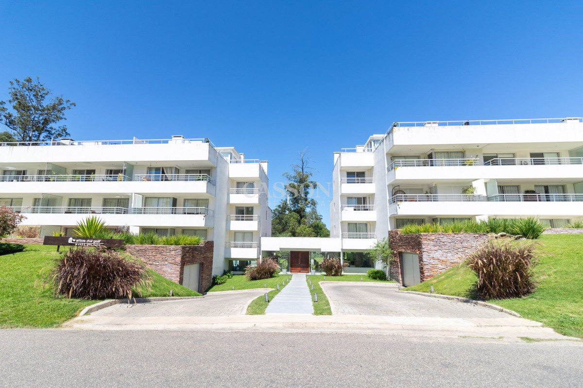 Apartamento ID.3019 - PENTHOUSE en el Golf 3 dormitorios 3 baños, gran barbacoa propia, garage y amenities