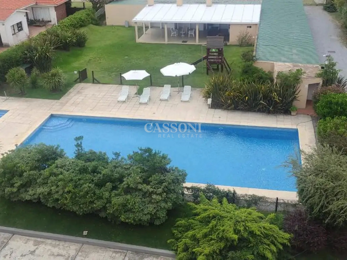 Apartamento ID.2810 - Apartamento 3 dormitorios primera linea frente al mar Playa Mansa Pinares con piscina y cochera