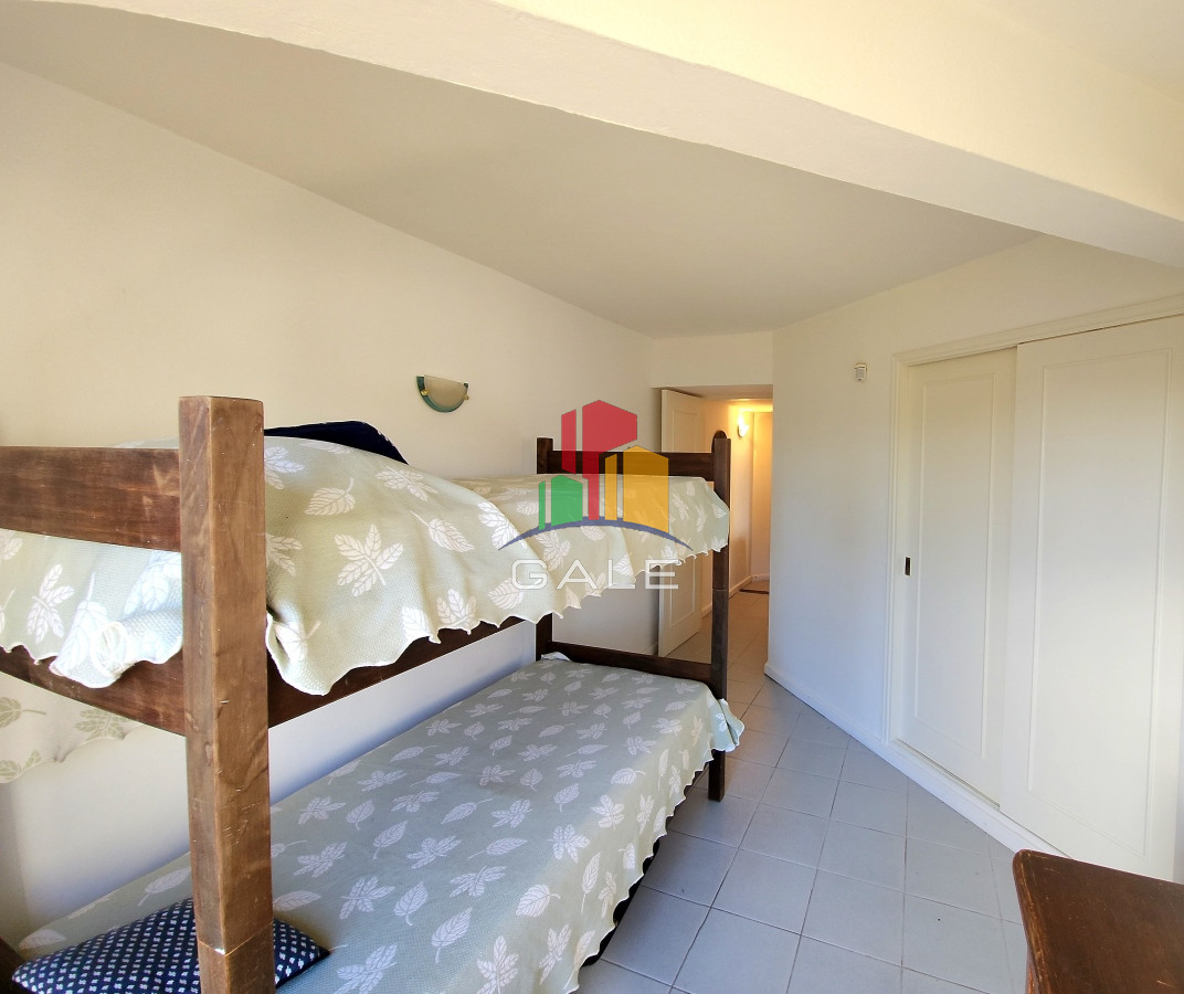 Apartamento ID.2863 - Apartamento 3 dormitorios primera linea frente al mar Playa Mansa Pinares con piscina y cochera