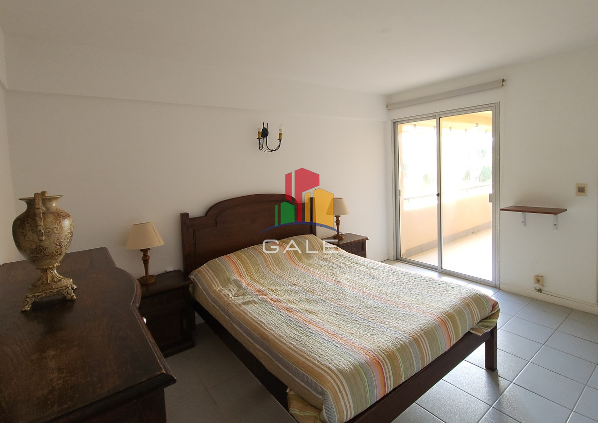 Apartamento ID.2863 - Apartamento 3 dormitorios primera linea frente al mar Playa Mansa Pinares con piscina y cochera