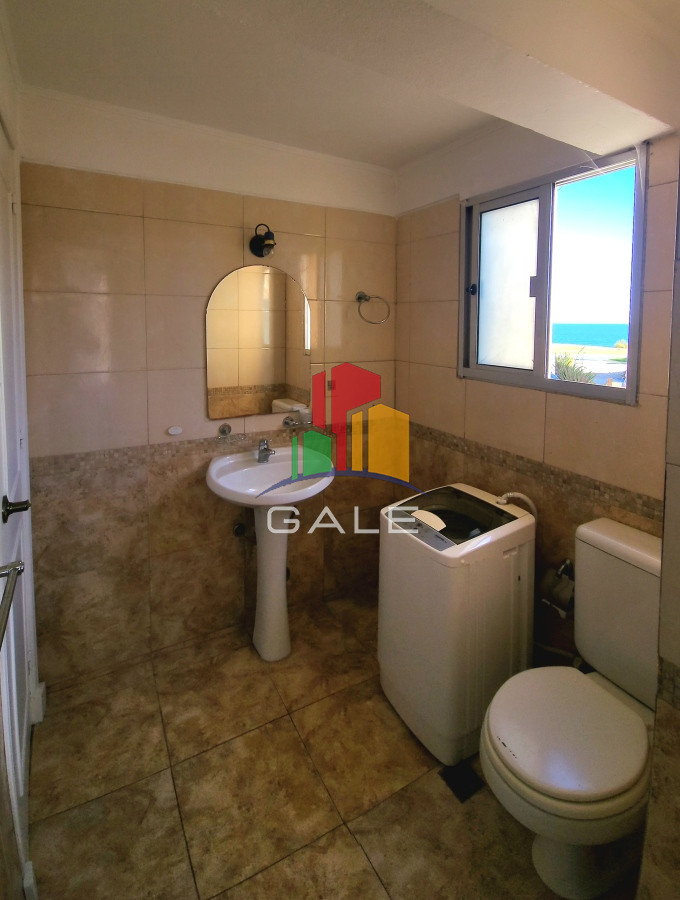 Apartamento ID.2863 - Apartamento 3 dormitorios primera linea frente al mar Playa Mansa Pinares con piscina y cochera