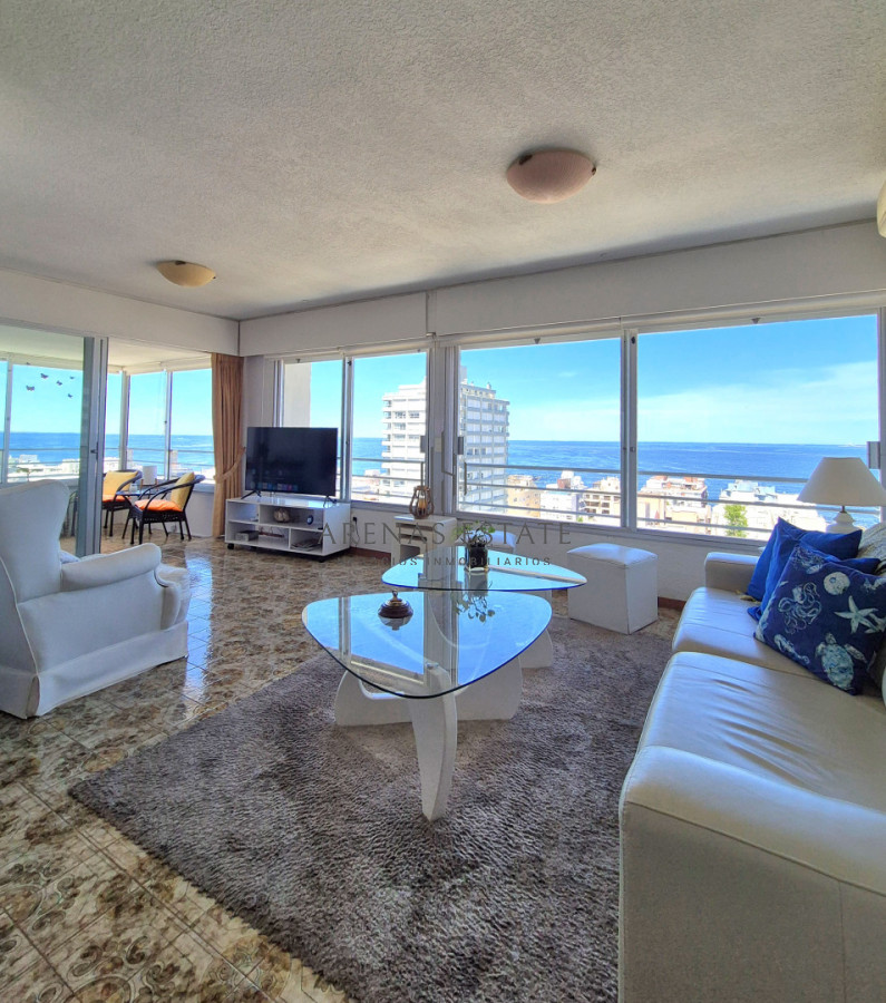 Apartamento ID.4494 - Oportunidad apartamento de 2 dormitorios y 2 baño reciclado en Península vista al mar con garage, Punta del Este