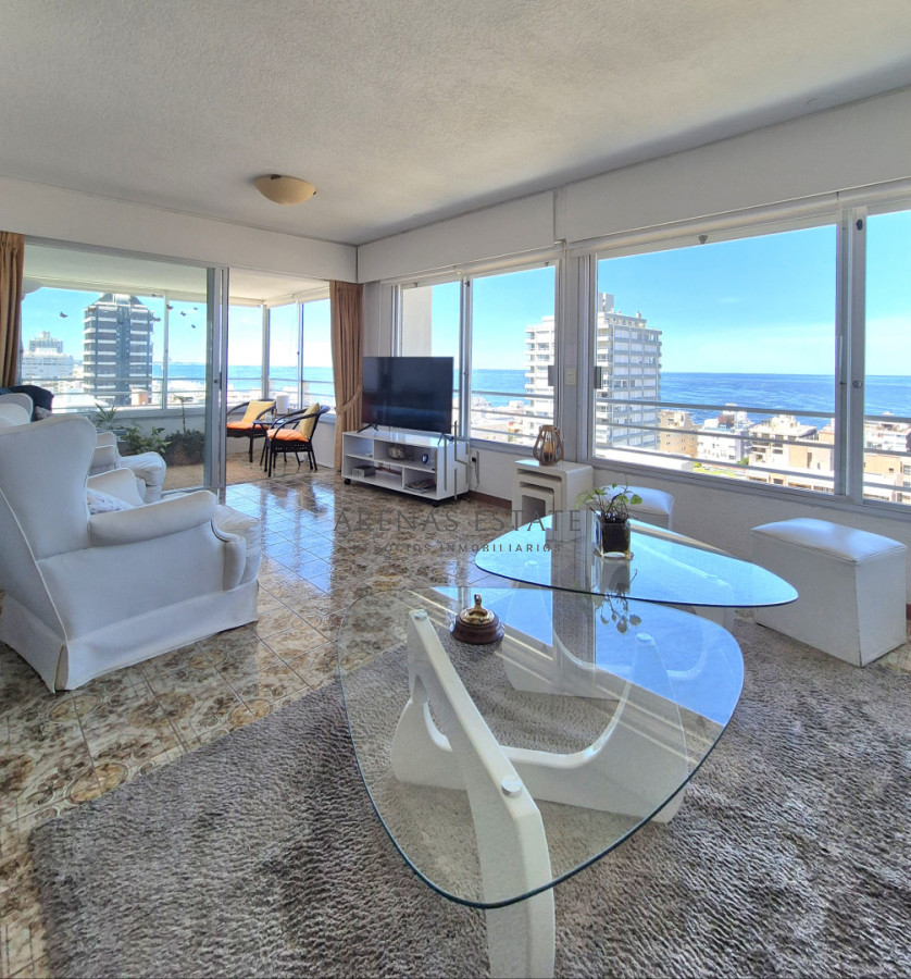 Apartamento ID.4494 - Oportunidad apartamento de 2 dormitorios y 2 baño reciclado en Península vista al mar con garage, Punta del Este