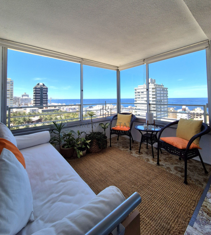 Apartamento ID.4494 - Oportunidad apartamento de 2 dormitorios y 2 baño reciclado en Península vista al mar con garage, Punta del Este