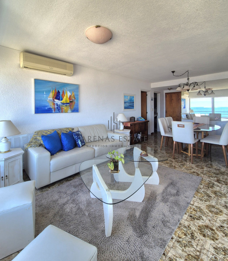 Apartamento ID.4494 - Oportunidad apartamento de 2 dormitorios y 2 baño reciclado en Península vista al mar con garage, Punta del Este