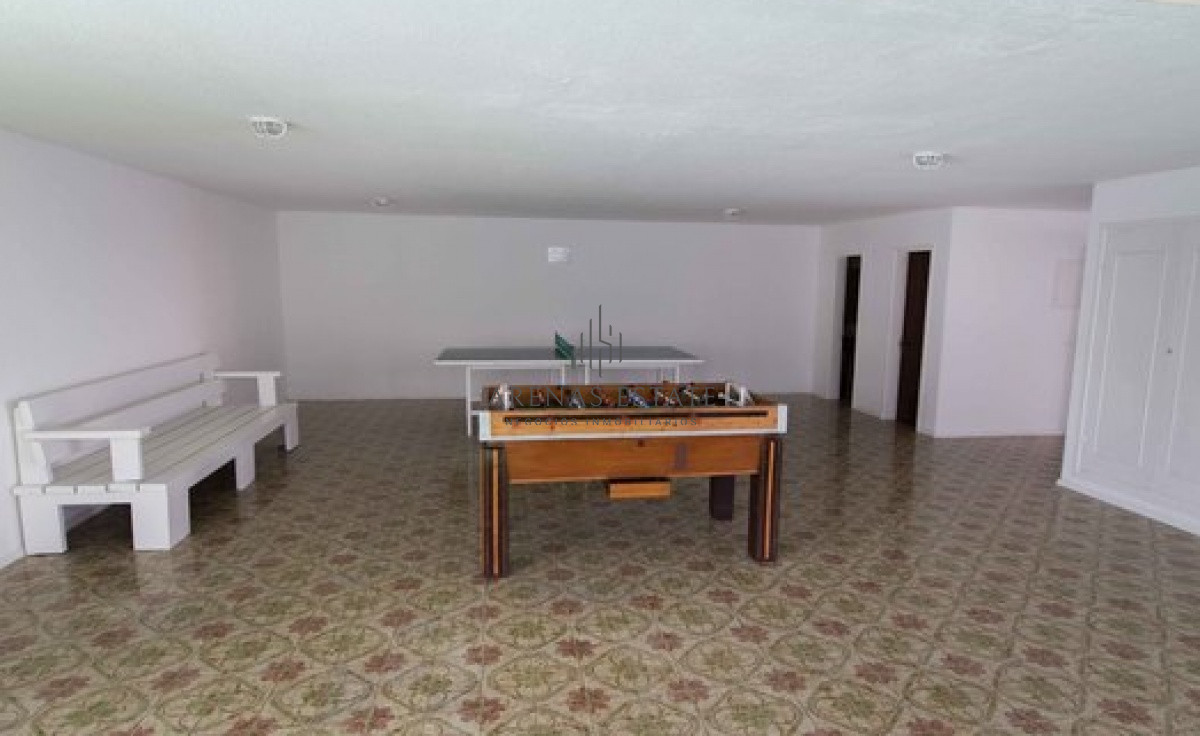 Apartamento ID.4494 - Oportunidad apartamento de 2 dormitorios y 2 baño reciclado en Península vista al mar con garage, Punta del Este