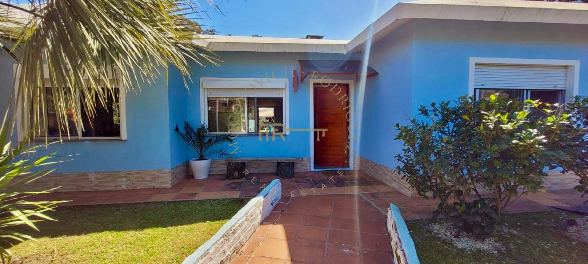Casa ID.3444 - Casa de 3 dormitorios con piscina en Playa Mansa Punta del Este 