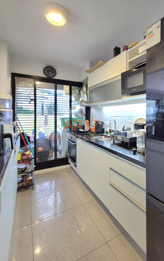 Apartamento ID.2372 - Oportunidad Apartamento 2 dormitorios moderno gran terraza cochera piscina Playa Mansa Punta del Este