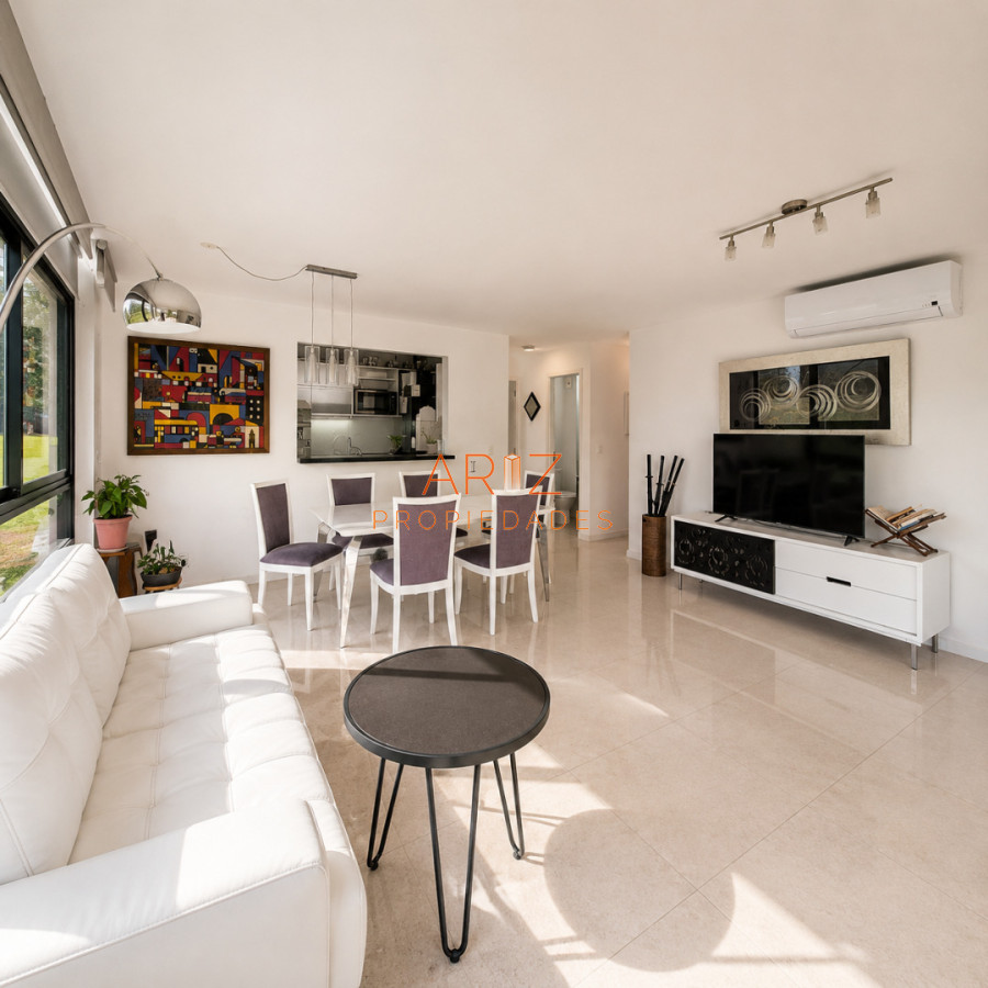 Apartamento ID.2372 - Oportunidad Apartamento 2 dormitorios moderno gran terraza cochera piscina Playa Mansa Punta del Este