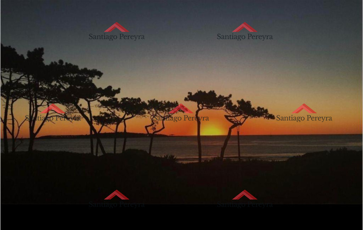 Apartamento ID.16384 - Apartamento 3 dormitorios con estufa a leña y parrillero primera linea Playa Mansa