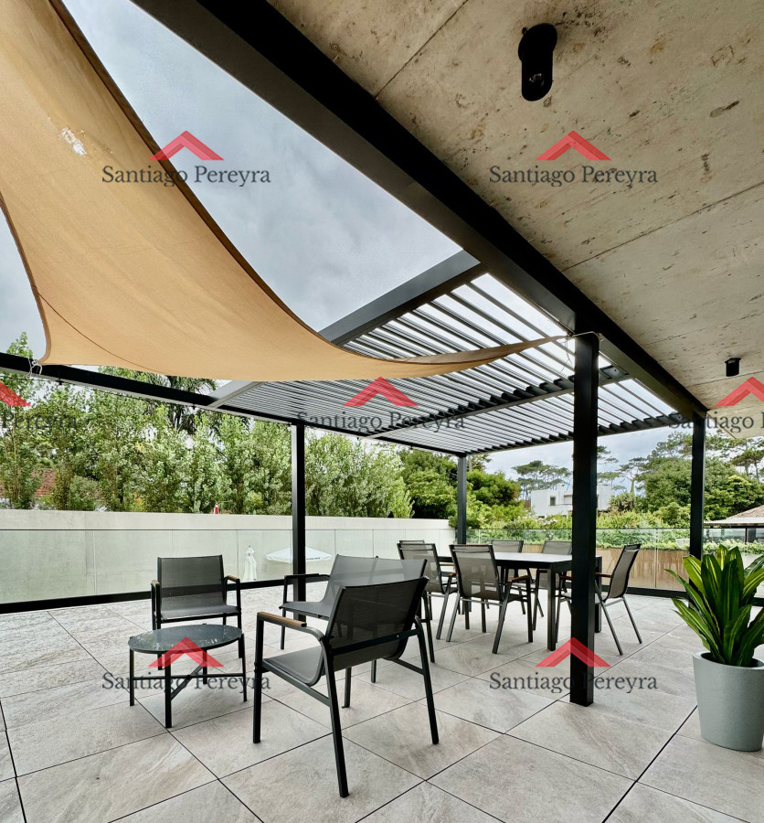 Apartamento ID.16156 - Apartamento de 2 dormitorios con parrillero a estrenar primera linea Playa Mansa, Punta del Este 