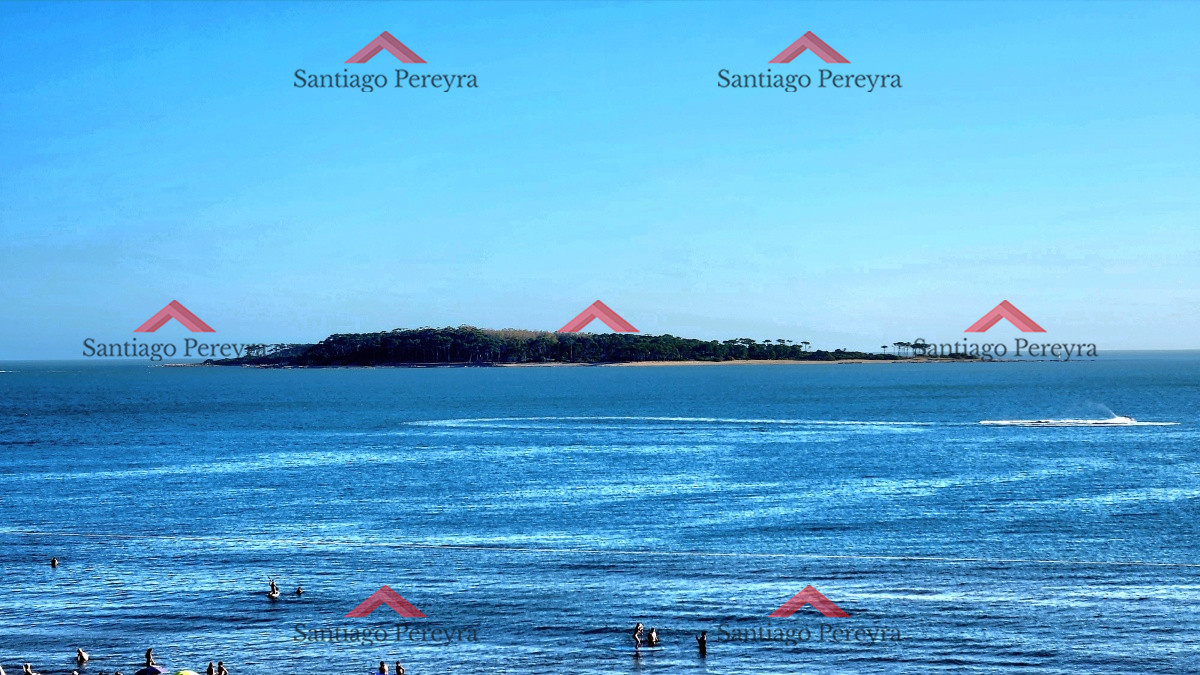 Apartamento ID.16746 - Apartamento 2 dormitorios Vista infinita al mar primera línea con estufa a leña esquinero al oeste garage Playa Mansa Punta del Este