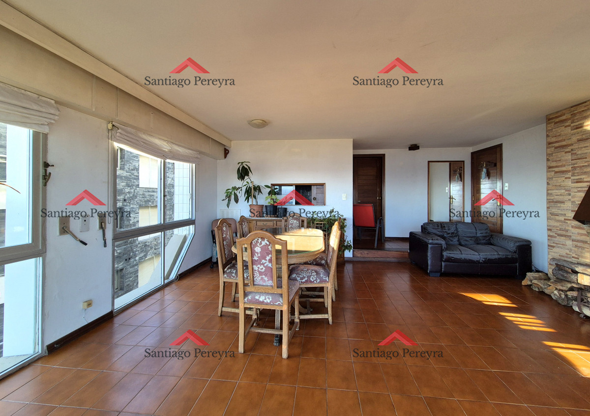 Apartamento ID.16746 - Apartamento 2 dormitorios Vista infinita al mar primera línea con estufa a leña esquinero al oeste garage Playa Mansa Punta del Este