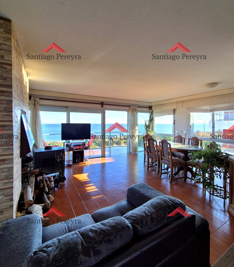 Apartamento ID.16746 - Apartamento 2 dormitorios Vista infinita al mar primera línea con estufa a leña esquinero al oeste garage Playa Mansa Punta del Este