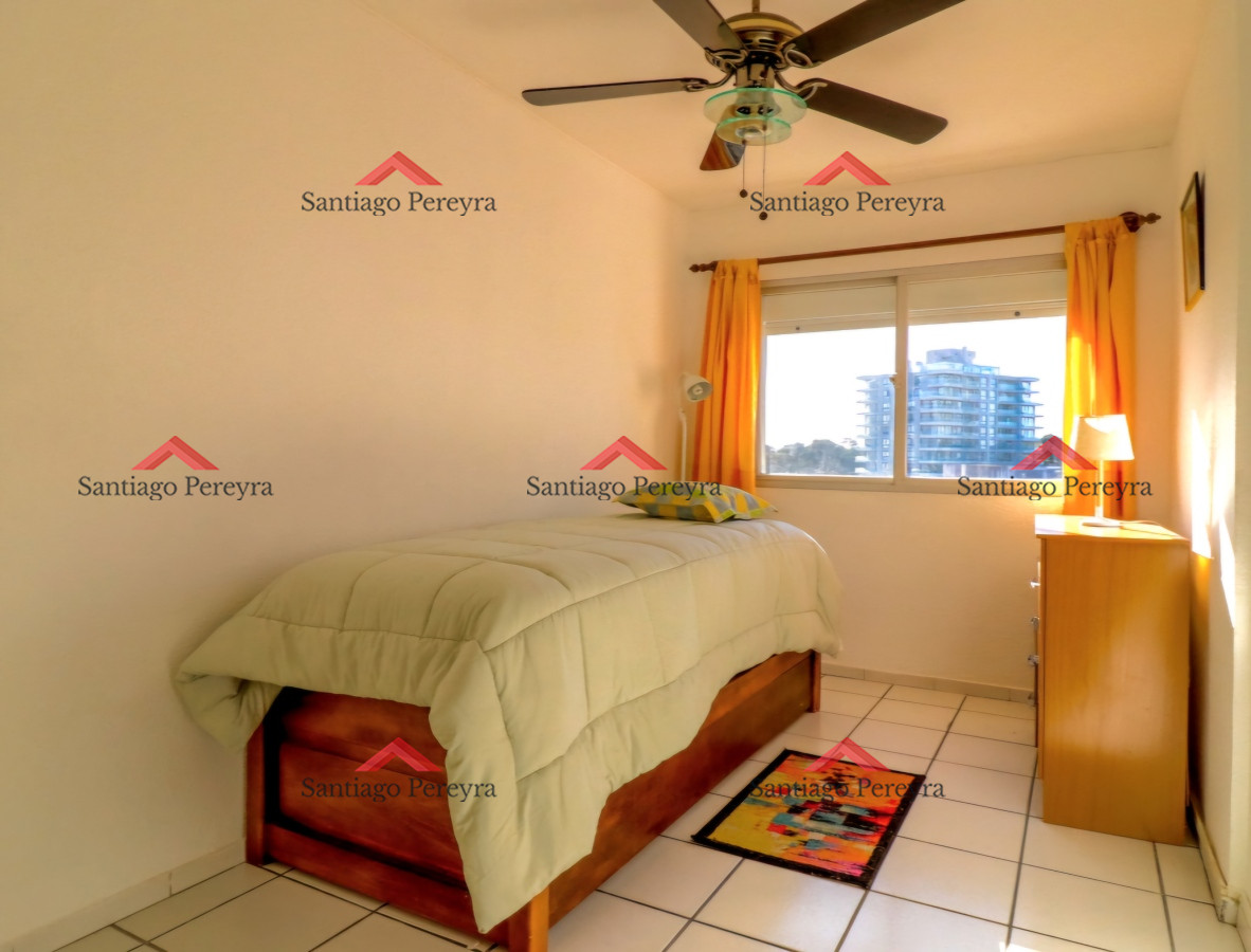 Apartamento ID.15966 - Apartamento 2 dormitorios con garage y servicios Punta del Este