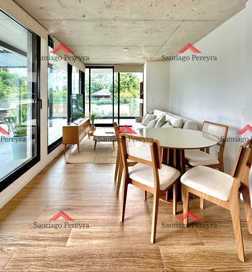 Apartamento ID.16156 - Apartamento de 2 dormitorios con parrillero a estrenar primera linea Playa Mansa, Punta del Este 