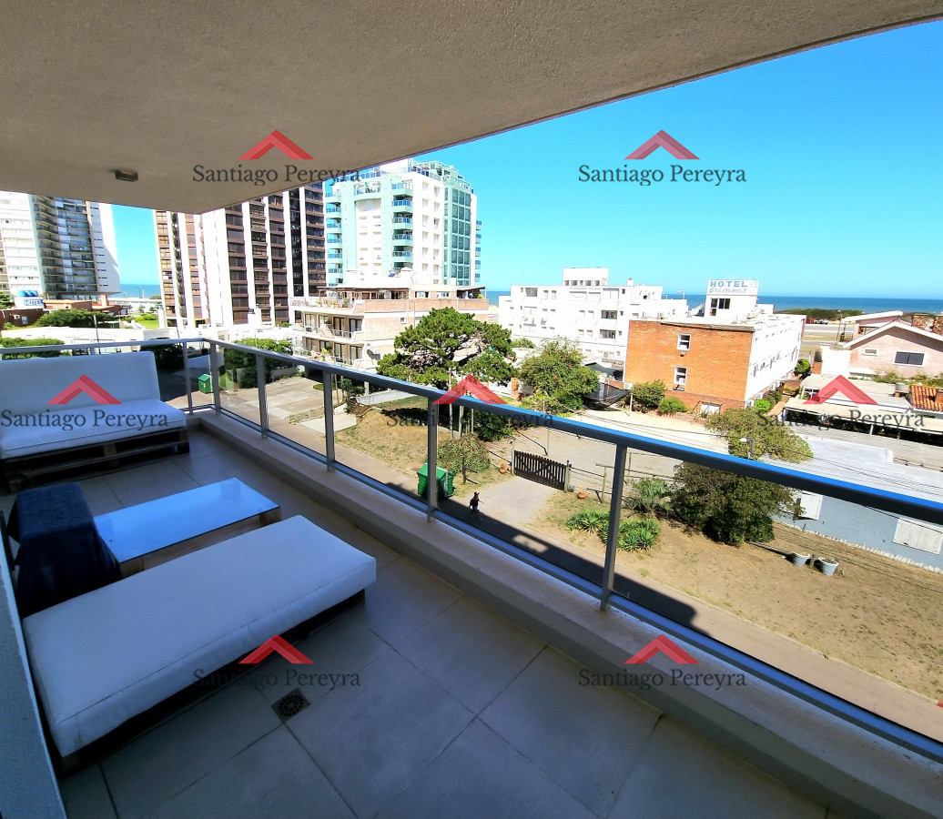 Apartamento ID.14364 - Apartamento 2 dormitorios en Playa Brava a 50mts del mar