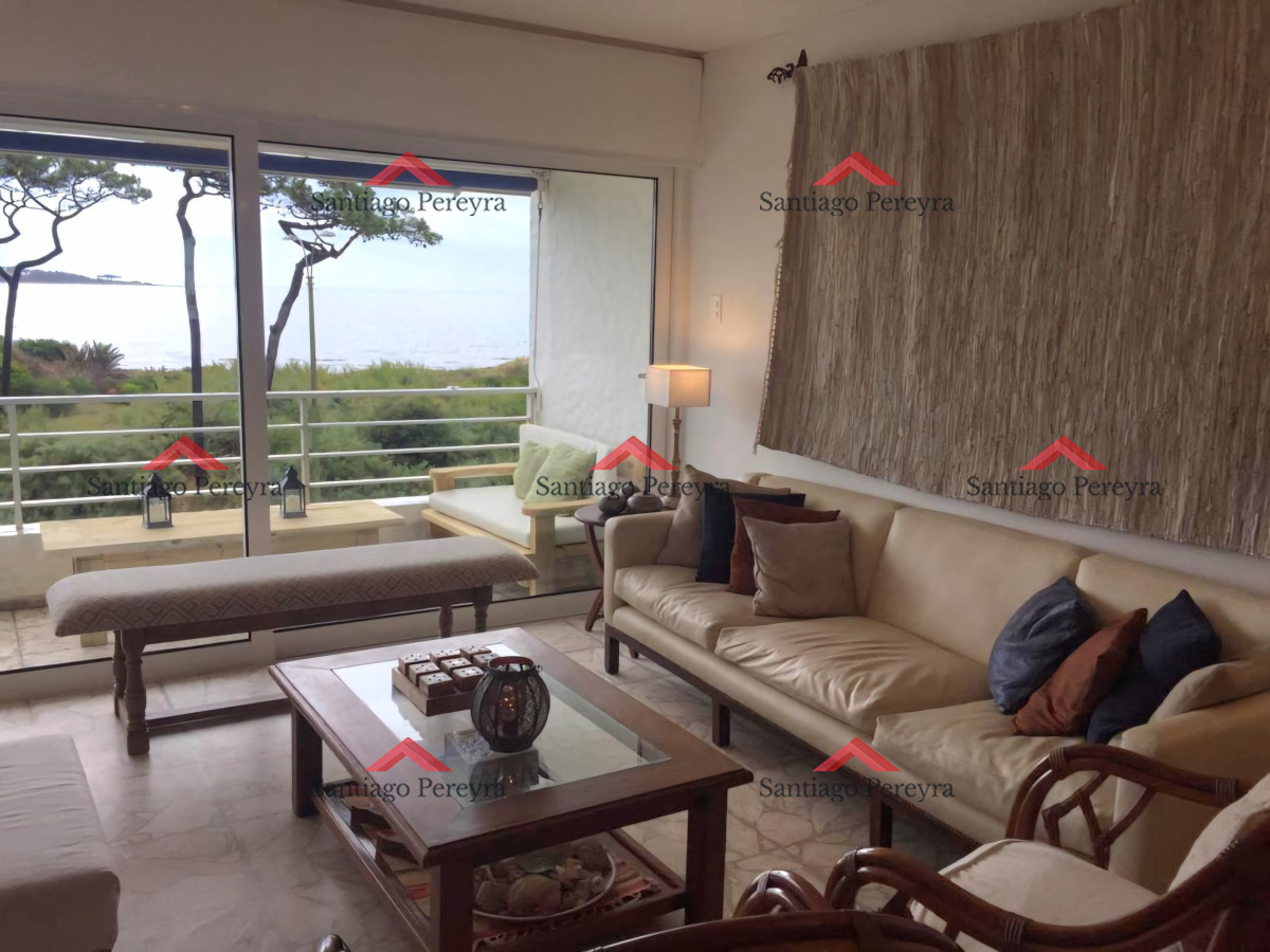 Apartamento ID.16384 - Apartamento 3 dormitorios con estufa a leña y parrillero primera linea Playa Mansa