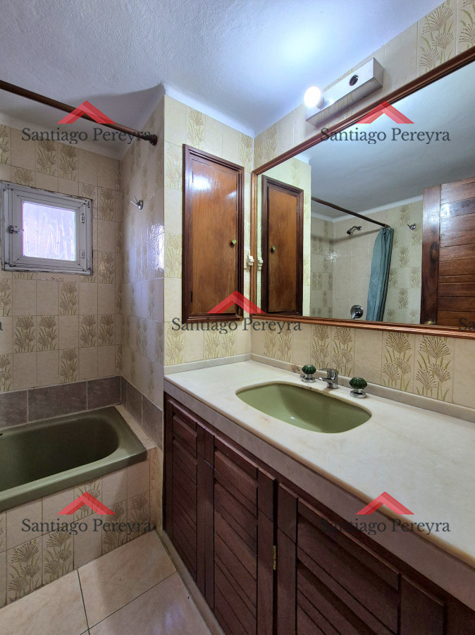 Apartamento ID.16746 - Apartamento 2 dormitorios Vista infinita al mar primera línea con estufa a leña esquinero al oeste garage Playa Mansa Punta del Este