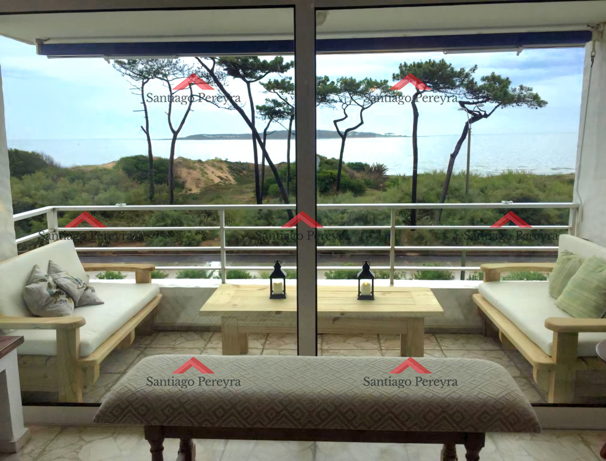 Apartamento ID.16384 - Apartamento 3 dormitorios con estufa a leña y parrillero primera linea Playa Mansa