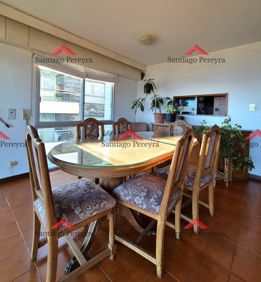 Apartamento ID.16746 - Apartamento 2 dormitorios Vista infinita al mar primera línea con estufa a leña esquinero al oeste garage Playa Mansa Punta del Este