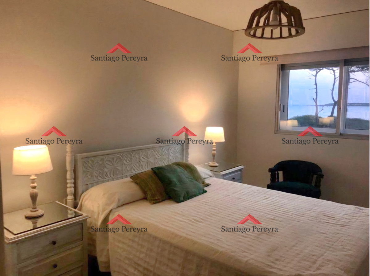 Apartamento ID.16384 - Apartamento 3 dormitorios con estufa a leña y parrillero primera linea Playa Mansa