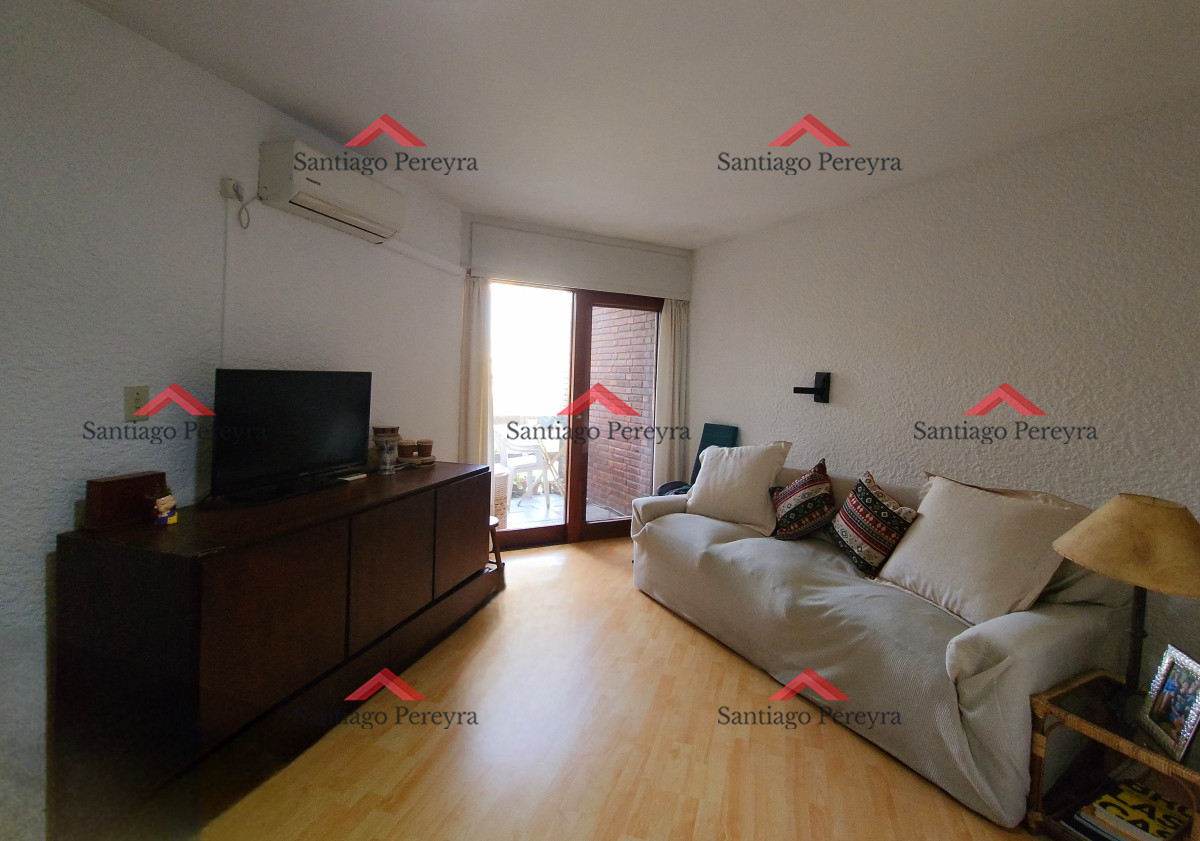 Apartamento ID.15458 - Oportunidad 2 dormitorios 2 baños terraza cochera y estufa a leña Aidy Grill Punta del Este