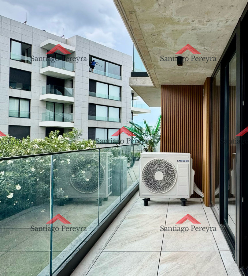 Apartamento ID.16156 - Apartamento de 2 dormitorios con parrillero a estrenar primera linea Playa Mansa, Punta del Este 