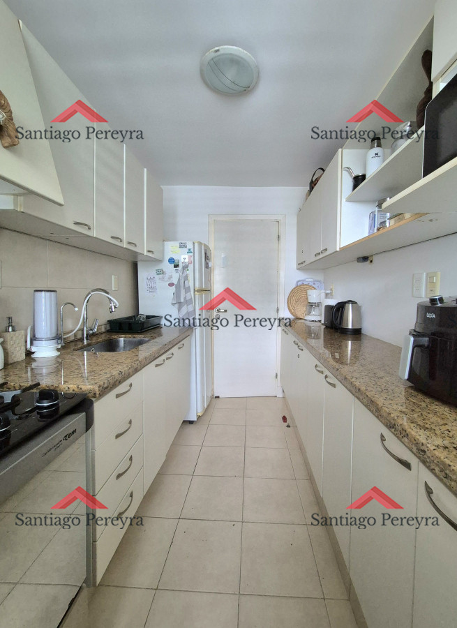 Apartamento ID.17116 - Oportunidad apartamento moderno piso alto 3 dormitorios 2 baños terraza con vista al mar garage venta Punta del Este Jardines del Country
