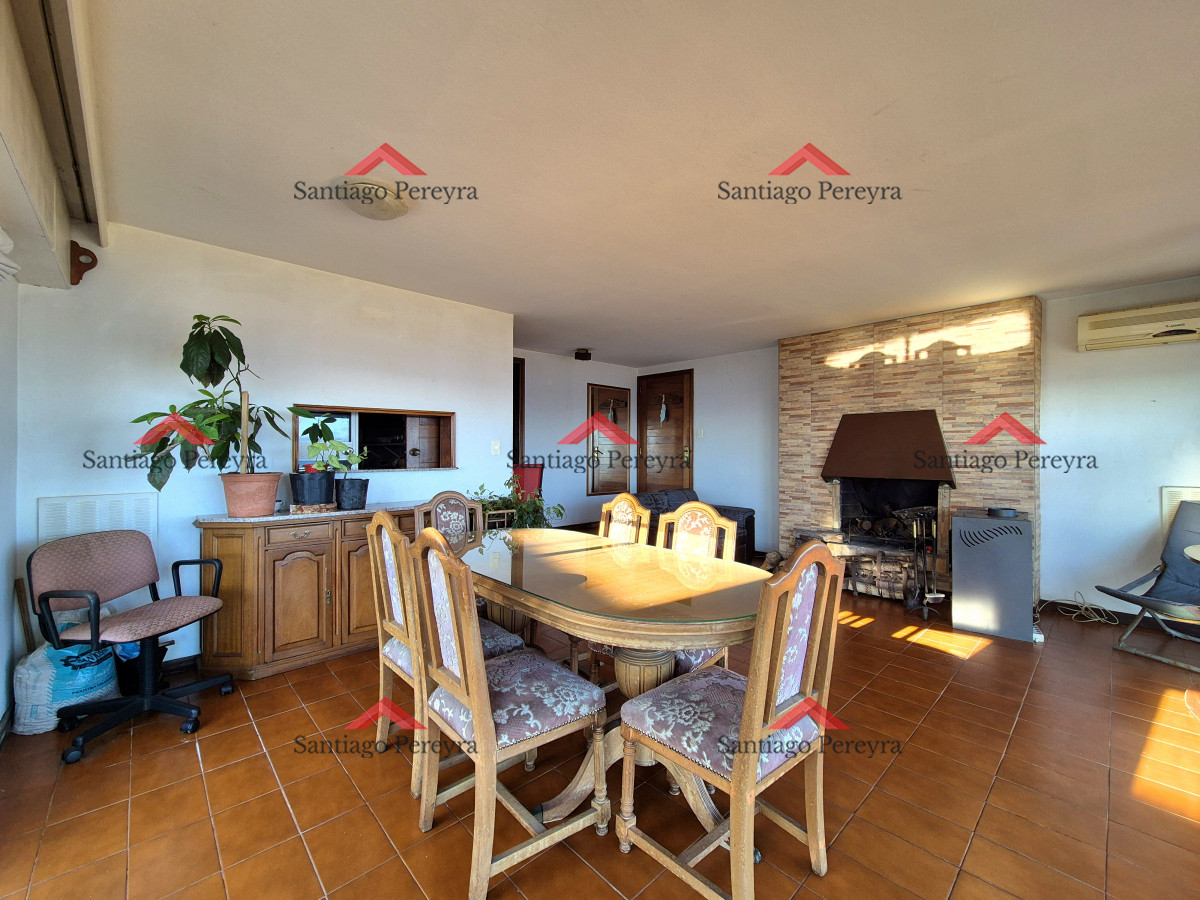 Apartamento ID.16746 - Apartamento 2 dormitorios Vista infinita al mar primera línea con estufa a leña esquinero al oeste garage Playa Mansa Punta del Este