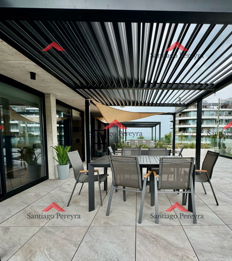 Apartamento ID.16156 - Apartamento de 2 dormitorios con parrillero a estrenar primera linea Playa Mansa, Punta del Este 