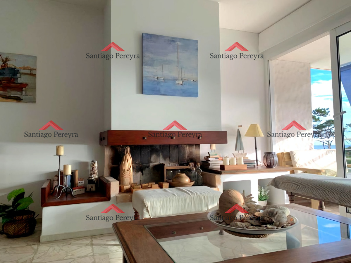 Apartamento ID.16384 - Apartamento 3 dormitorios con estufa a leña y parrillero primera linea Playa Mansa