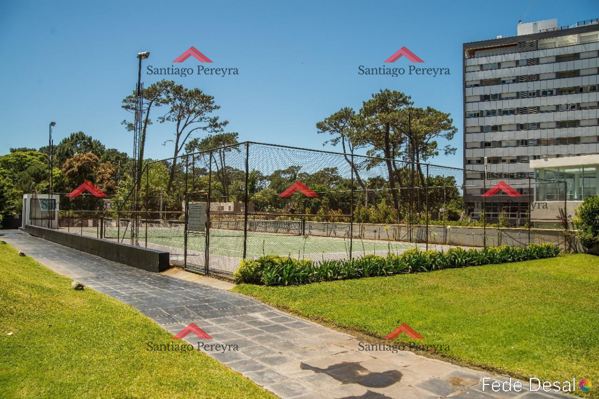 Apartamento ID.17116 - Oportunidad apartamento moderno piso alto 3 dormitorios 2 baños terraza con vista al mar garage venta Punta del Este Jardines del Country