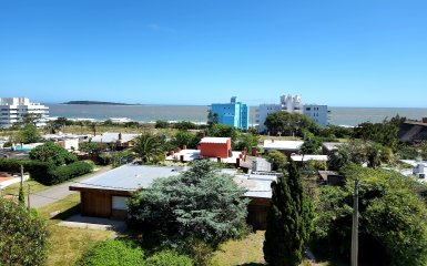 Apartamento 1 dormitorio balcón cochera vista al mar Playa Mansa