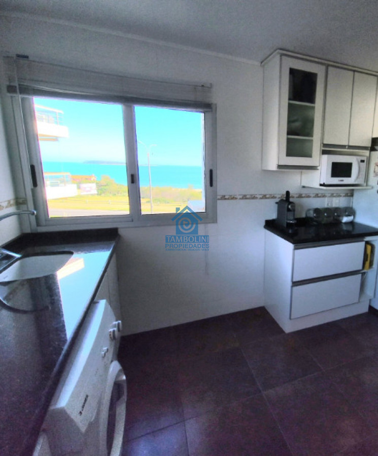 Apartamento ID.1161 - Espectacular vista franca al mar con parrillero y estufa a leña Playa Mansa Punta del Este