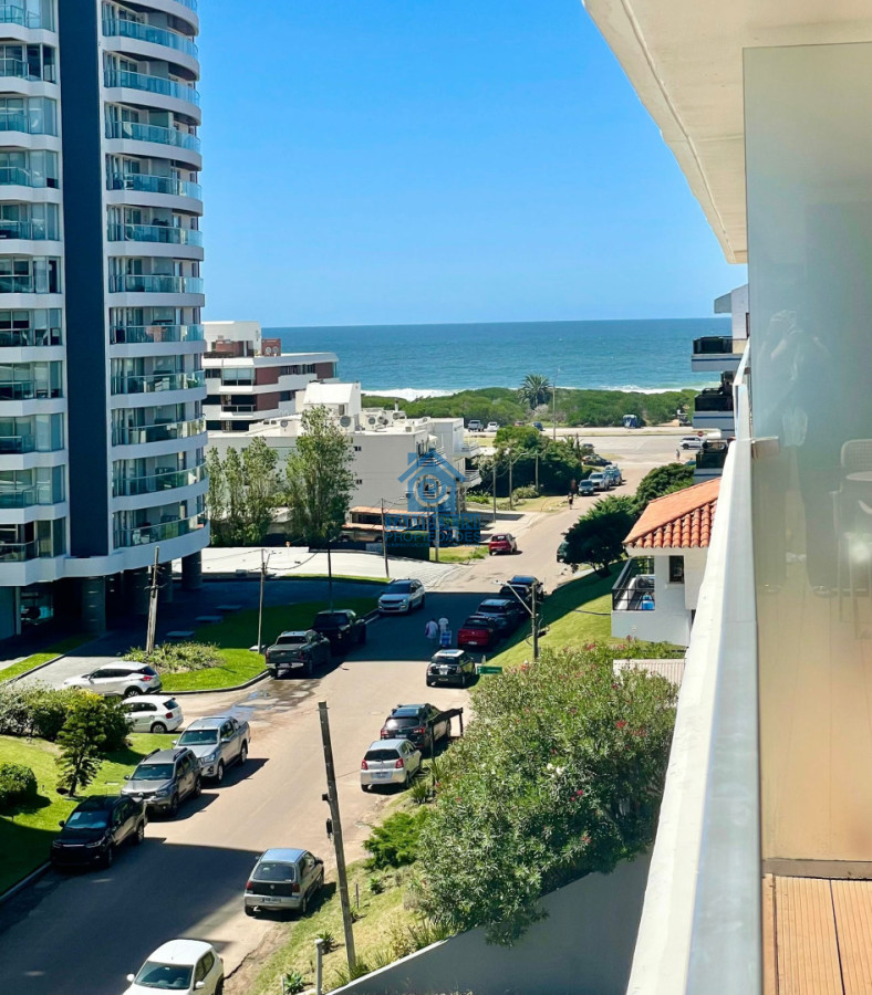 Apartamento ID.1087 - Oportunidad 1 dormitorio y medio con vista, balcón y servicios en Aidy Grill Punta del Este