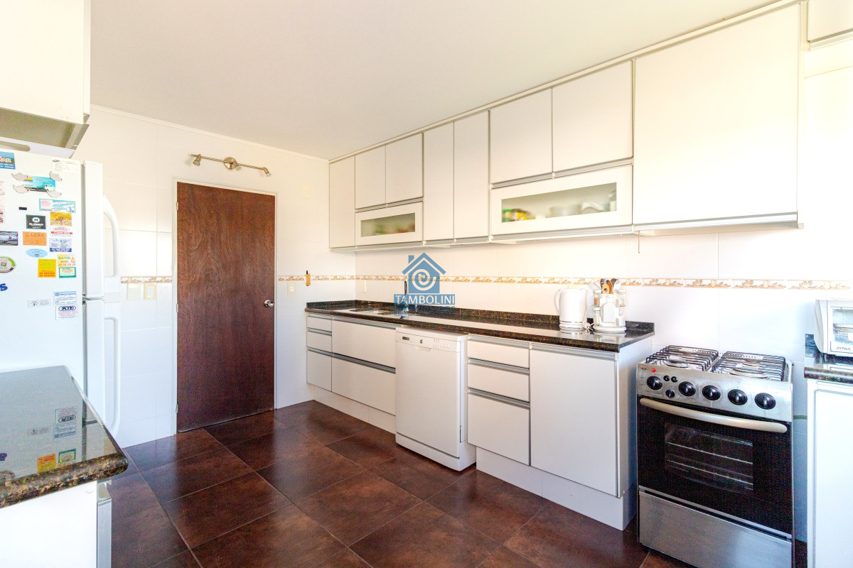 Apartamento ID.1161 - Espectacular vista franca al mar con parrillero y estufa a leña Playa Mansa Punta del Este