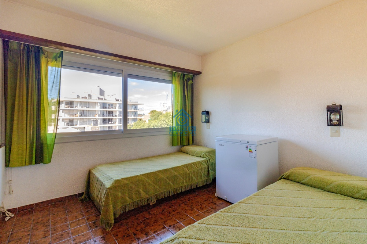 Apartamento ID.1161 - Espectacular vista franca al mar con parrillero y estufa a leña Playa Mansa Punta del Este