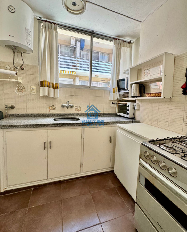 Apartamento ID.1060 - Oportunidad 2 dormitorios con balcón primera línea Playa Mansa 