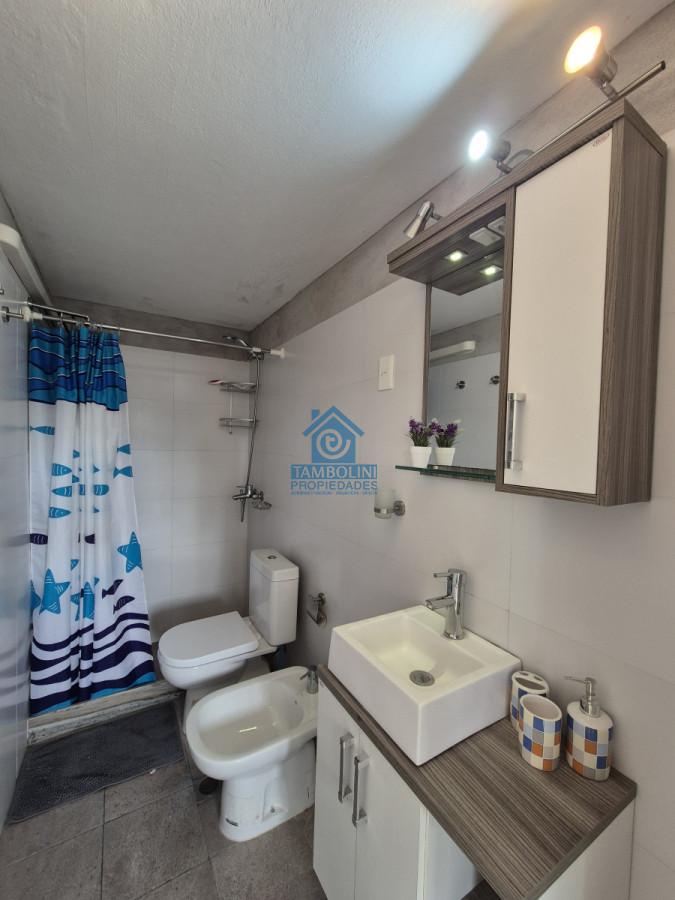Apartamento ID.757 - Alquiler anual  2 dormitorios terraza cochera primera linea Playa Mansa