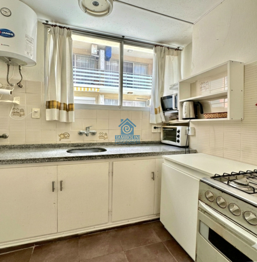 Apartamento ID.1060 - Oportunidad 2 dormitorios con balcón primera línea Playa Mansa 