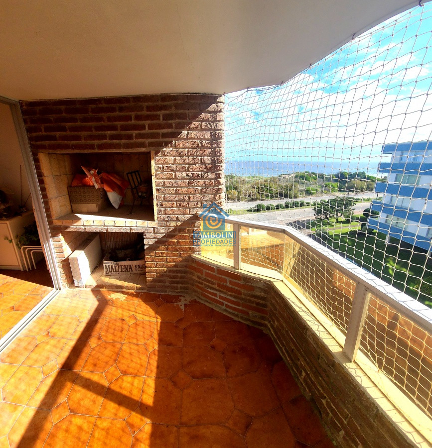 Apartamento ID.503 - Oportunidad apartamento en venta vista al mar terraza parrillero Playa Mansa