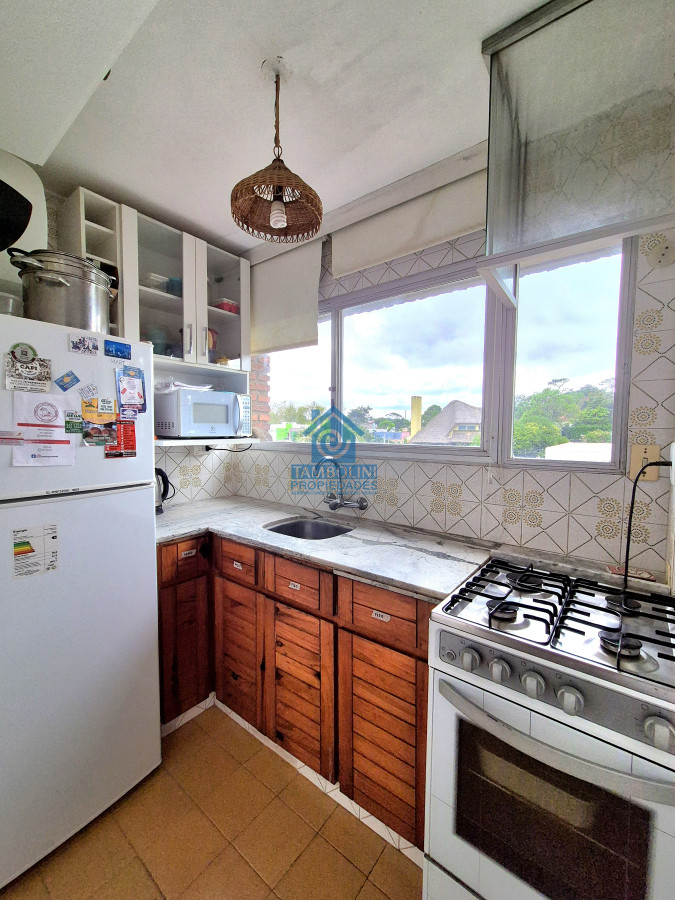 Apartamento ID.757 - Alquiler anual  2 dormitorios terraza cochera primera linea Playa Mansa