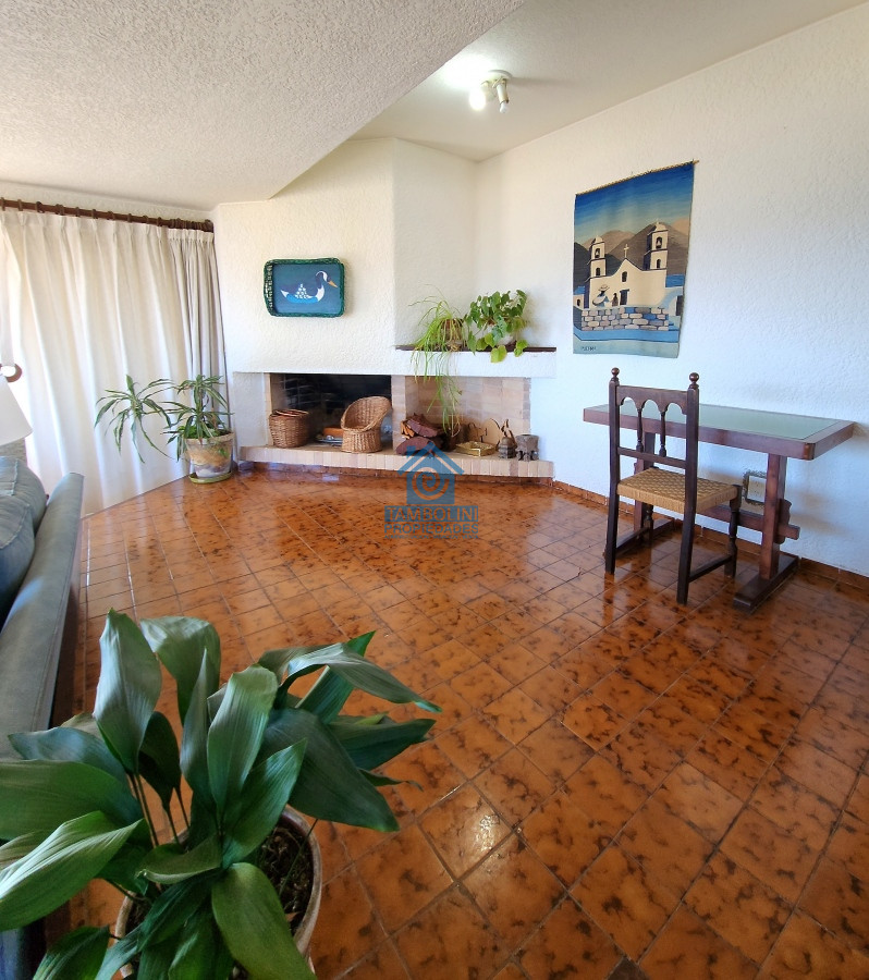 Apartamento ID.1161 - Espectacular vista franca al mar con parrillero y estufa a leña Playa Mansa Punta del Este