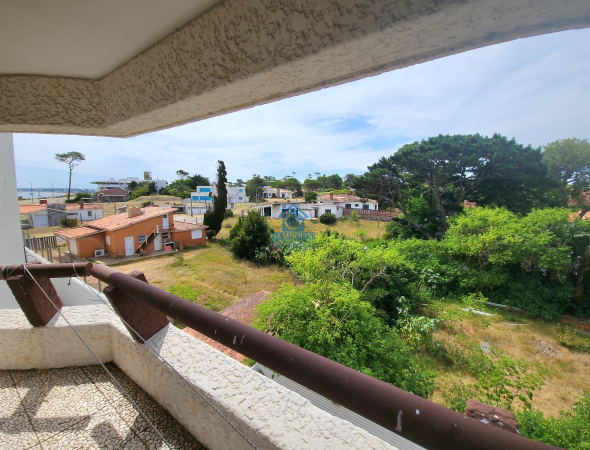 Apartamento ID.1161 - Espectacular vista franca al mar con parrillero y estufa a leña Playa Mansa Punta del Este
