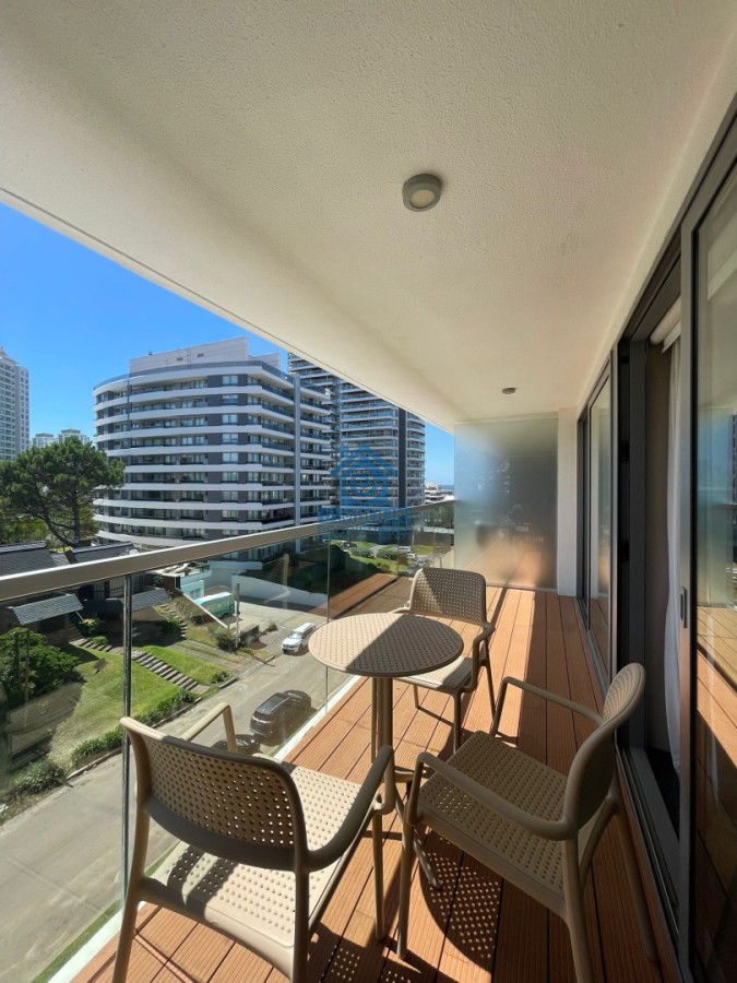 Apartamento ID.1087 - Oportunidad 1 dormitorio y medio con vista, balcón y servicios en Aidy Grill Punta del Este