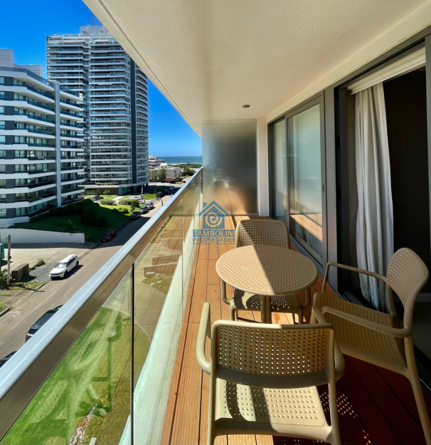 Apartamento ID.1087 - Oportunidad 1 dormitorio y medio con vista, balcón y servicios en Aidy Grill Punta del Este