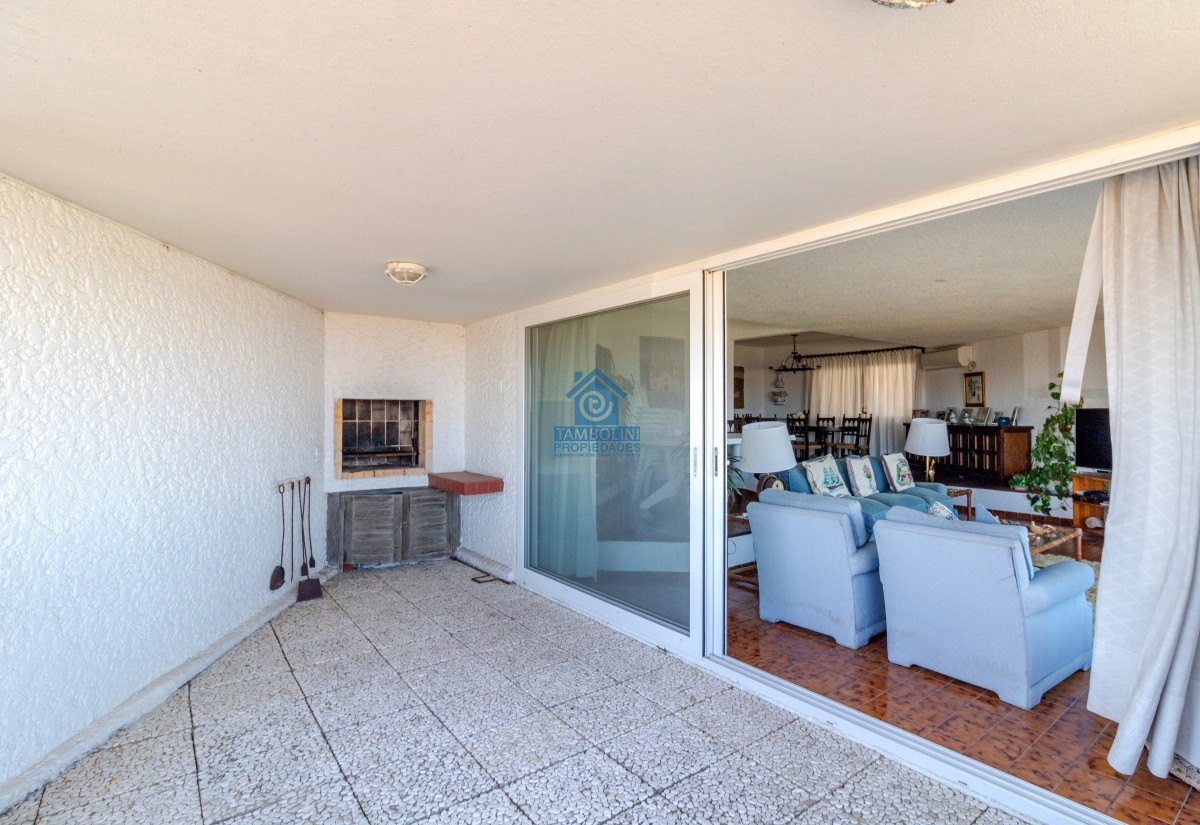 Apartamento ID.1161 - Espectacular vista franca al mar con parrillero y estufa a leña Playa Mansa Punta del Este