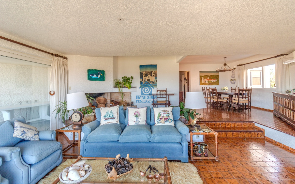 Apartamento ID.1161 - Espectacular vista franca al mar con parrillero y estufa a leña Playa Mansa Punta del Este